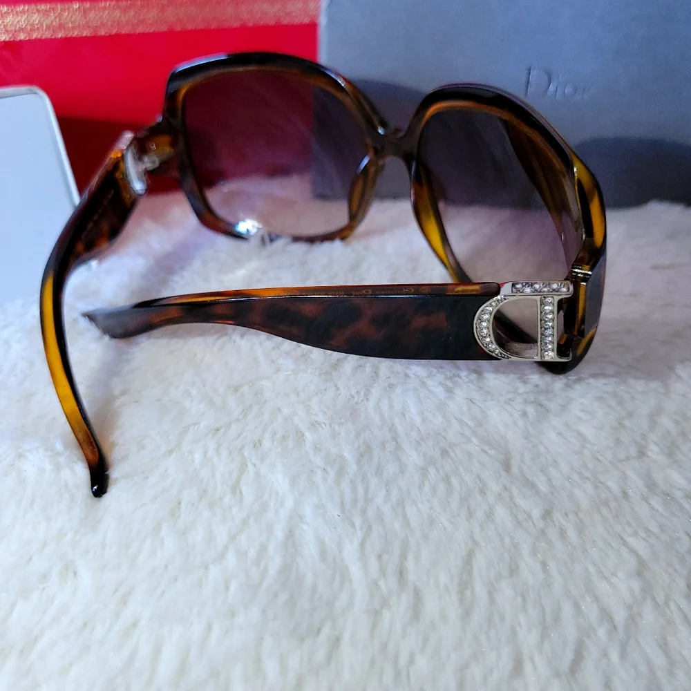 Christian DIOR Vintage Sunglass With a Case And DIOR Box - Picture 4 of 8